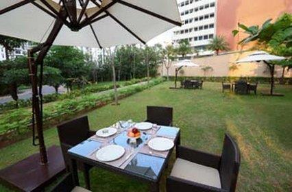 Crest Executive Suites, Whitefield Bangalore Restaurant foto