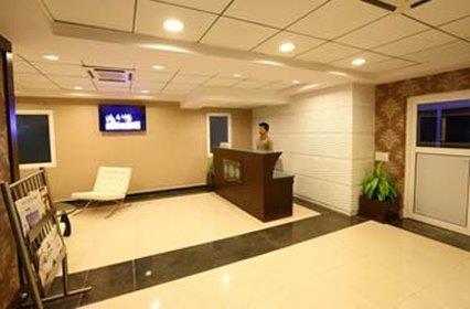 Crest Executive Suites, Whitefield Bangalore Interior foto