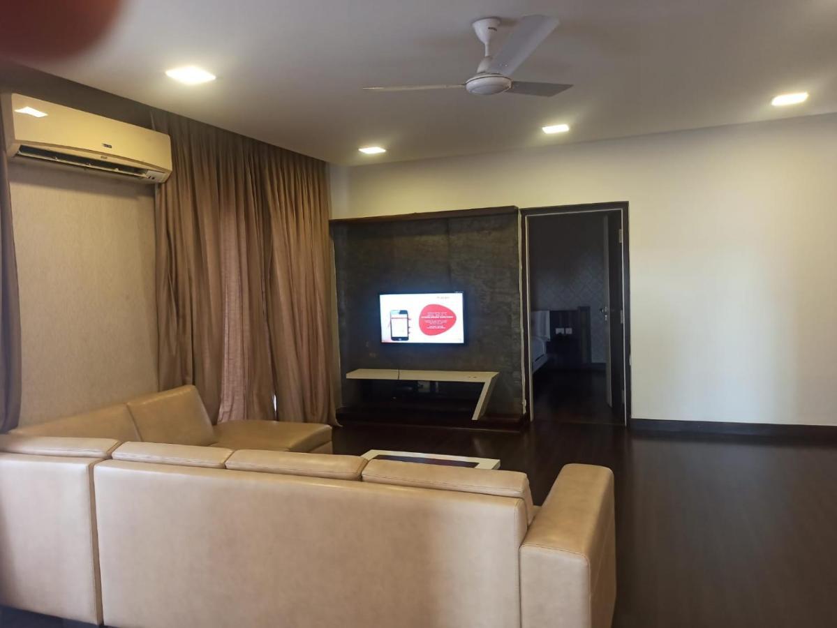 Crest Executive Suites, Whitefield Bangalore Exterior foto